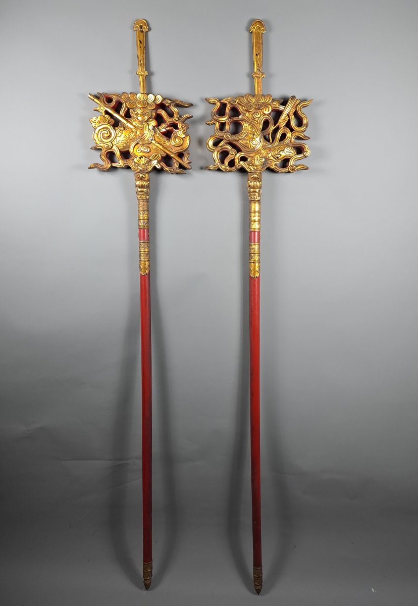 Vietnam - Pair Of Large Standards In Gilded And Red Lacquered Wood-photo-2