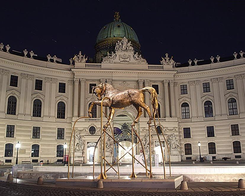 Andje Pietrzyk - Monumental Gilded Bronze Horse-photo-4