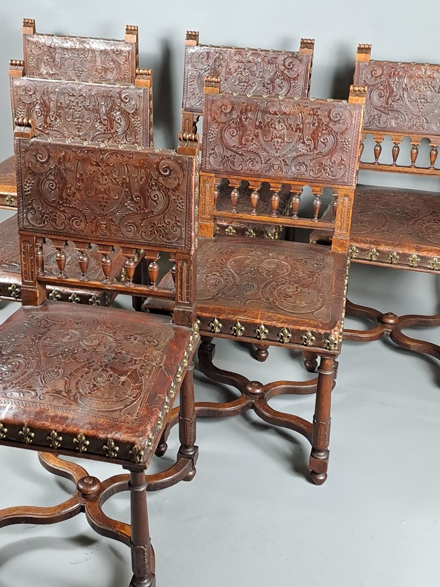 Set Of Six Renaissance-style Chairs Upholstered In Embossed Cordovan Leather-photo-2