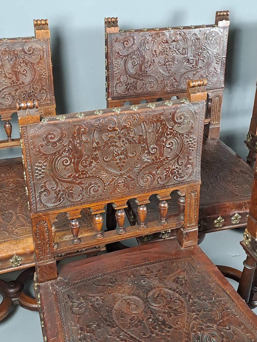Set Of Six Renaissance-style Chairs Upholstered In Embossed Cordovan Leather-photo-3
