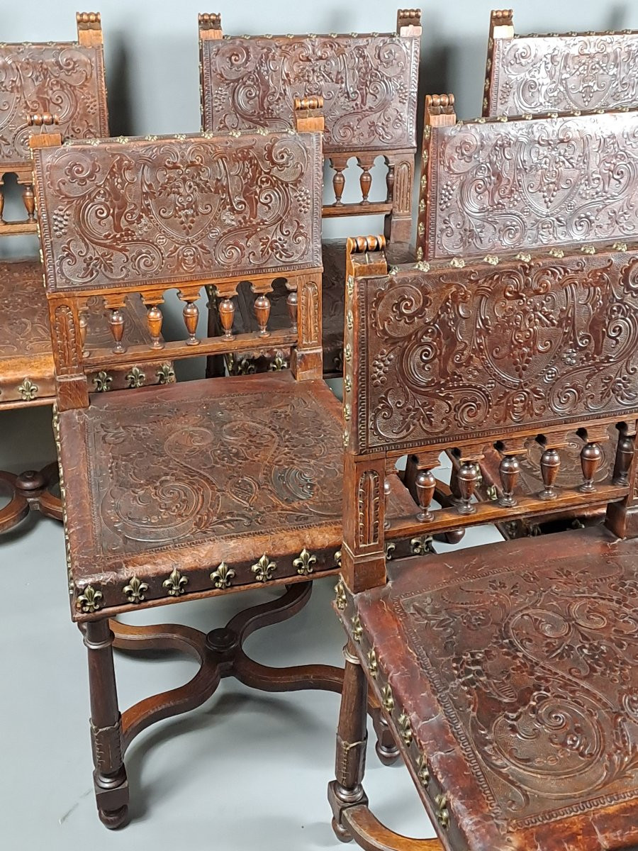 Set Of Six Renaissance-style Chairs Upholstered In Embossed Cordovan Leather-photo-1