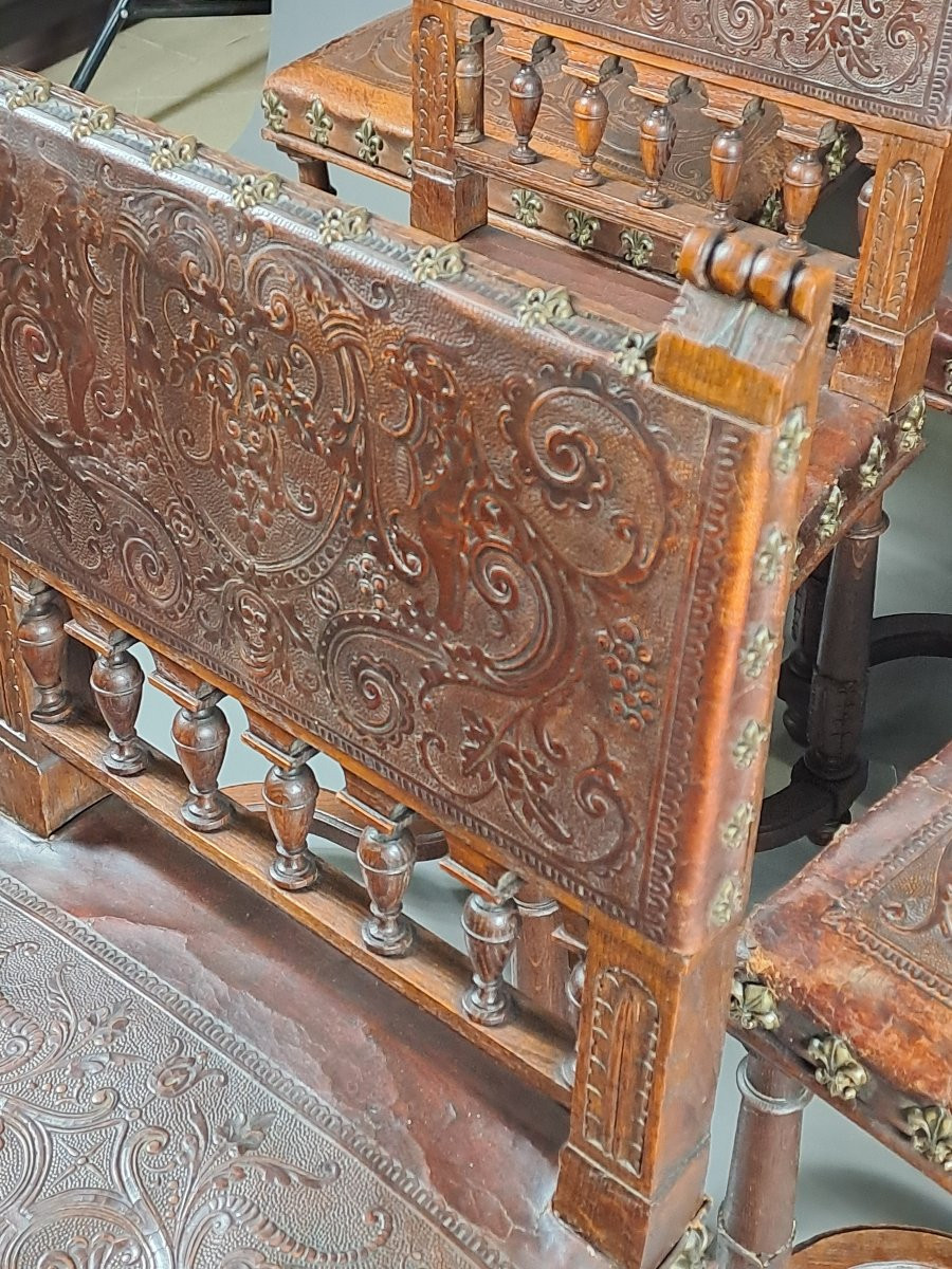 Set Of Six Renaissance-style Chairs Upholstered In Embossed Cordovan Leather-photo-3