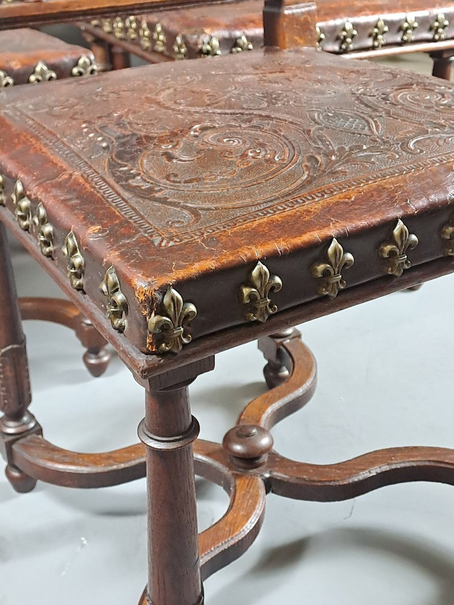 Set Of Six Renaissance-style Chairs Upholstered In Embossed Cordovan Leather-photo-5