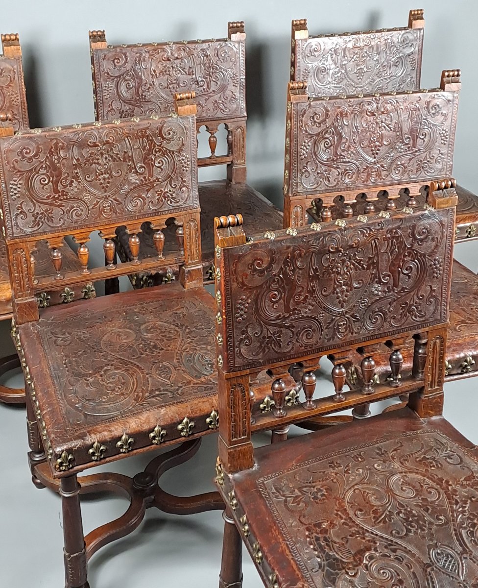 Set Of Six Renaissance-style Chairs Upholstered In Embossed Cordovan Leather-photo-6