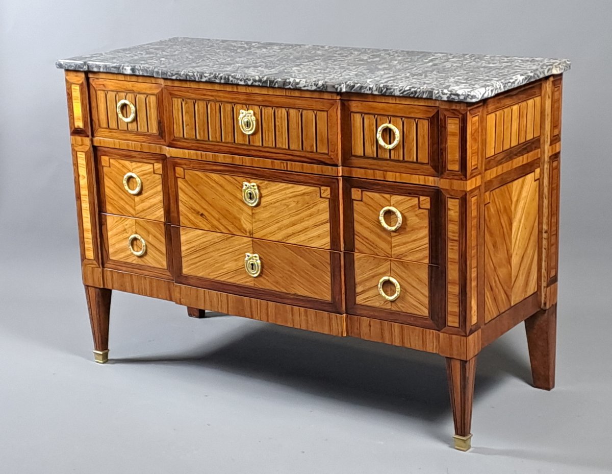 Louis XVI Commode With Projecting Sides, In Rosewood Marquetry And Gilt Bronze-photo-5