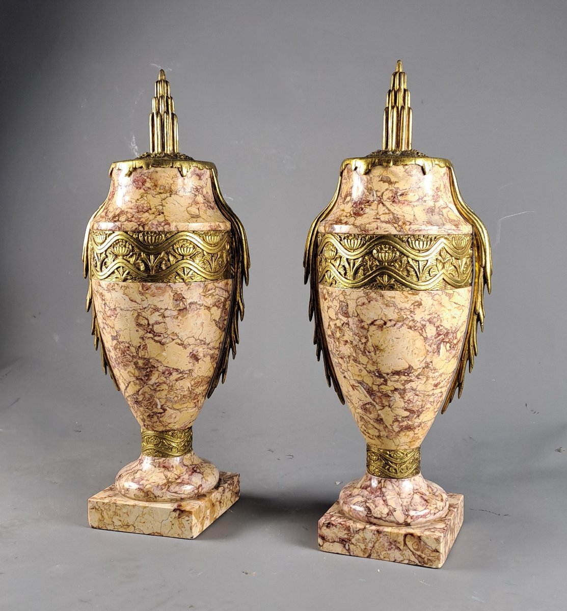 Paire de Cassolettes Art Déco en marbre et bronze doré-photo-2