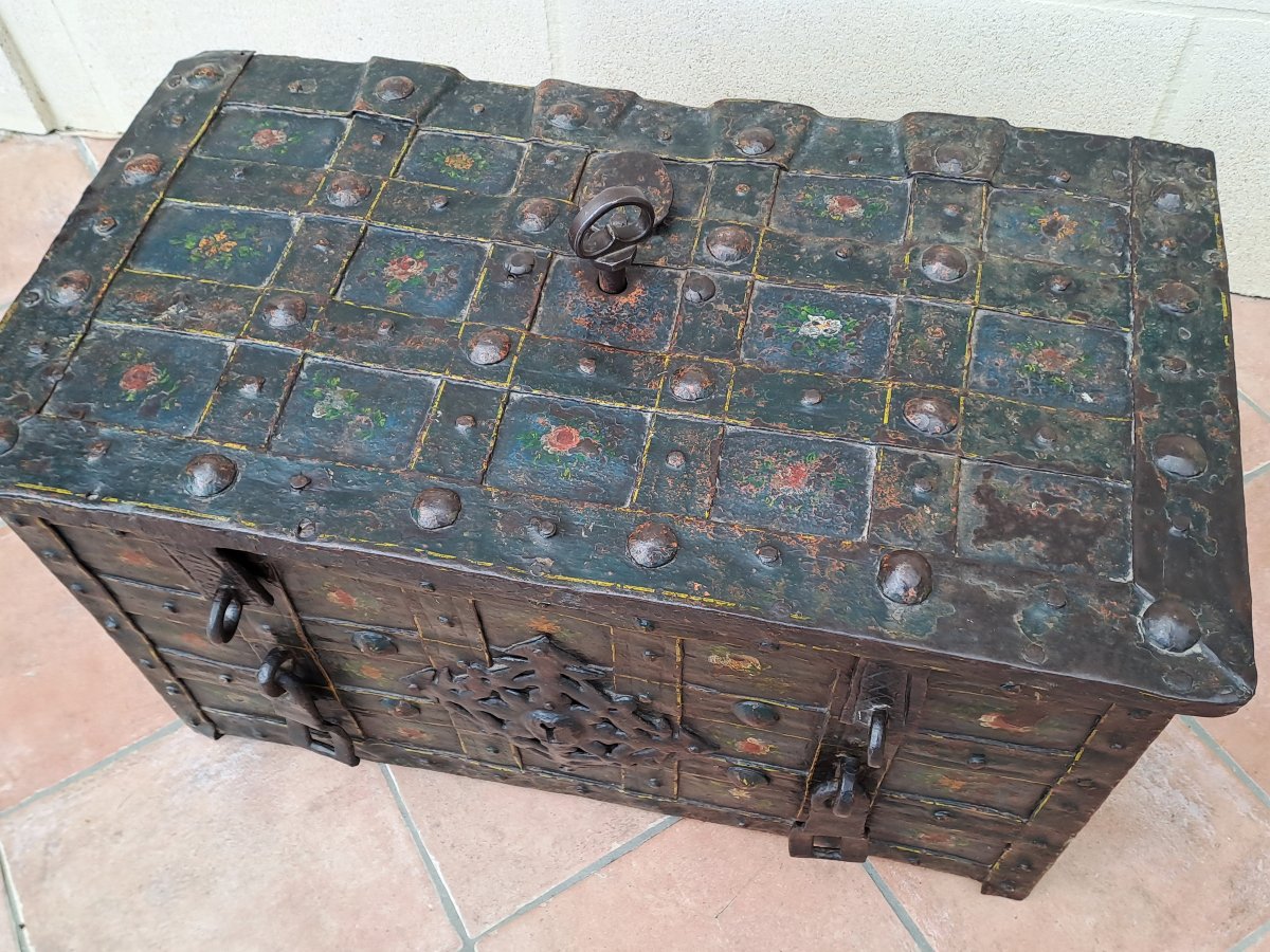 Nuremberg Pirat Chest - 17th Century-photo-2