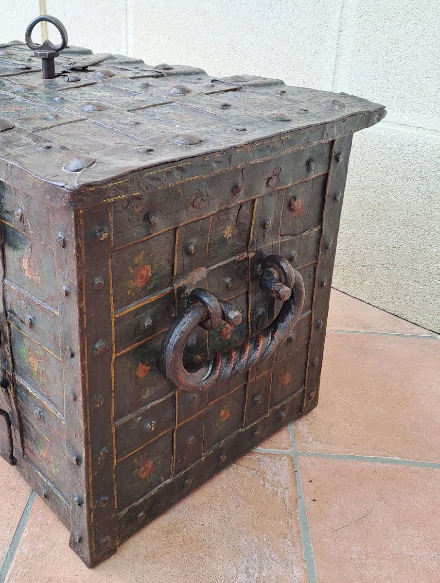 Nuremberg Pirat Chest - 17th Century-photo-4