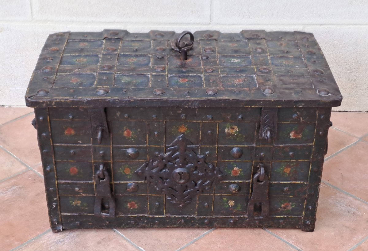 Nuremberg Pirat Chest - 17th Century-photo-1