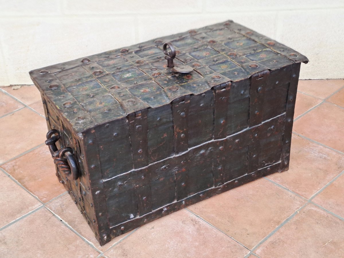 Nuremberg Pirat Chest - 17th Century-photo-8