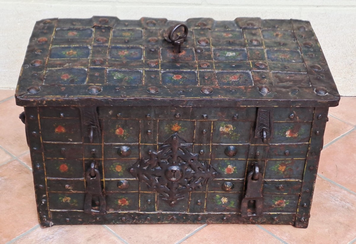 Nuremberg Pirat Chest - 17th Century