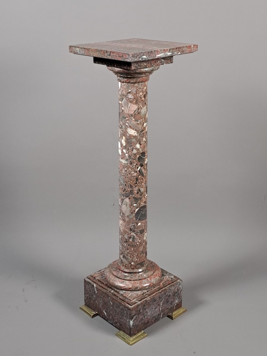 Colonne / sellette en marbre griotte