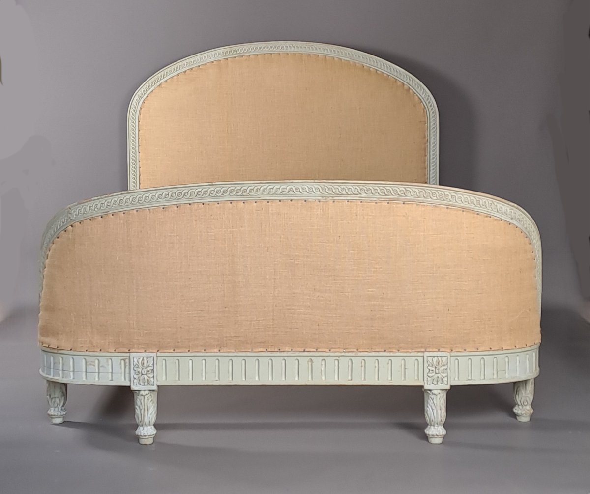 Louis XVI-style Bed Made Of Carved Wood And Finished In Gray Lacquer