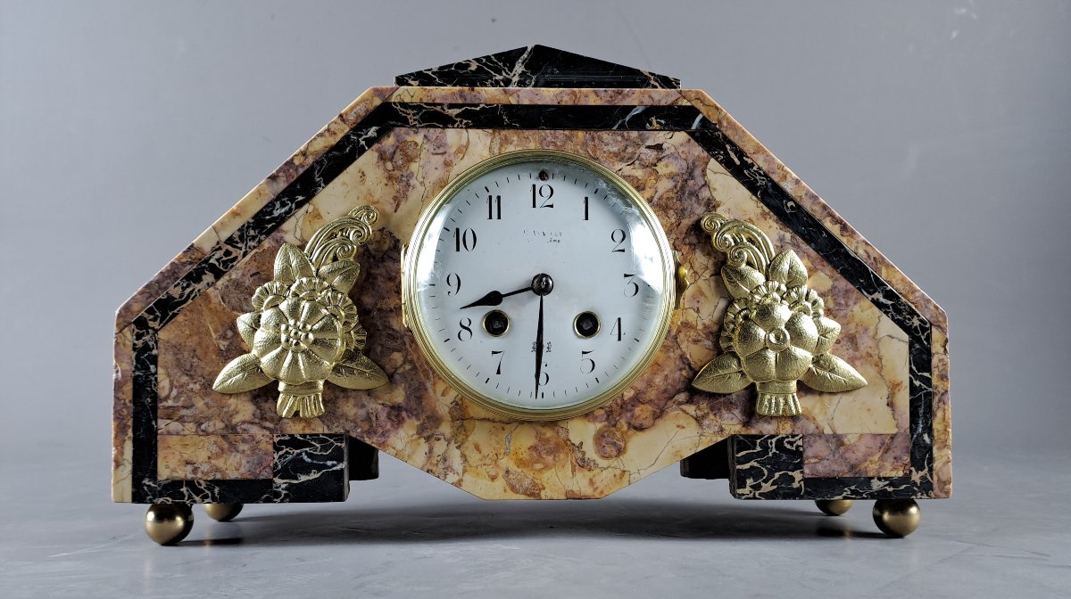 Art Deco Clock Made Of Marble And Gilded Bronze