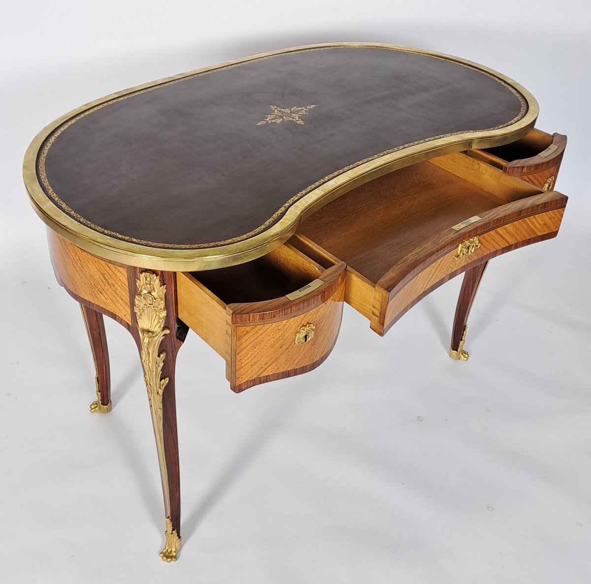 Louis XV-style Ladies' Desk In Rosewood Marquetry And Gilded Bronze-photo-4