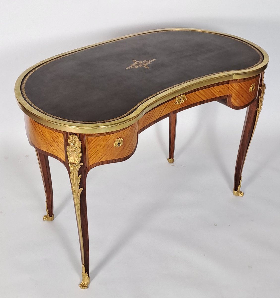 Louis XV-style Ladies' Desk In Rosewood Marquetry And Gilded Bronze