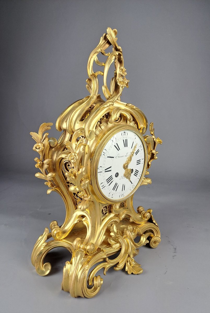 Cartel de style Louis XV Rocaille en bronze doré signé Denière à Paris-photo-1