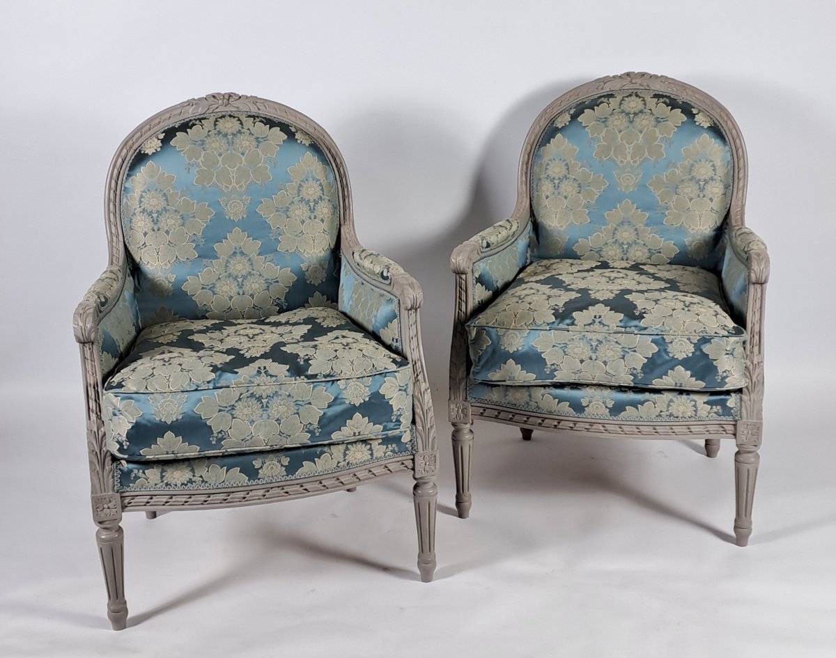 Grande paire de bergères de style Louis XVI en bois laqué.-photo-3
