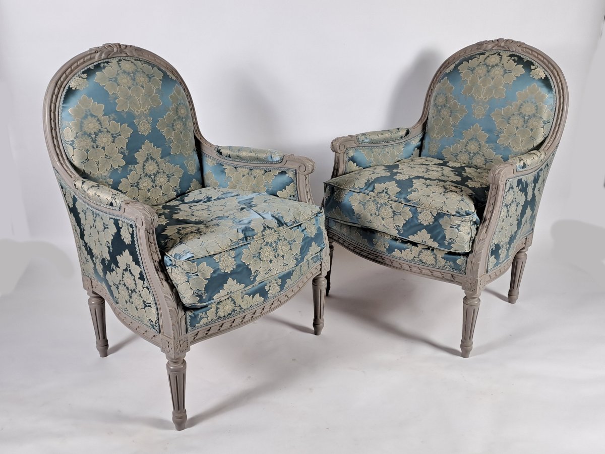 Grande paire de bergères de style Louis XVI en bois laqué.-photo-5