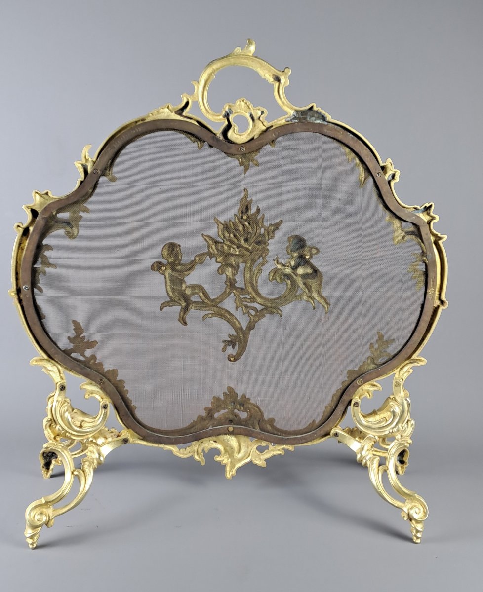 Pare-feu de style Louis XV Rocaille en bronze doré estampillé Charles Casier à Paris-photo-3