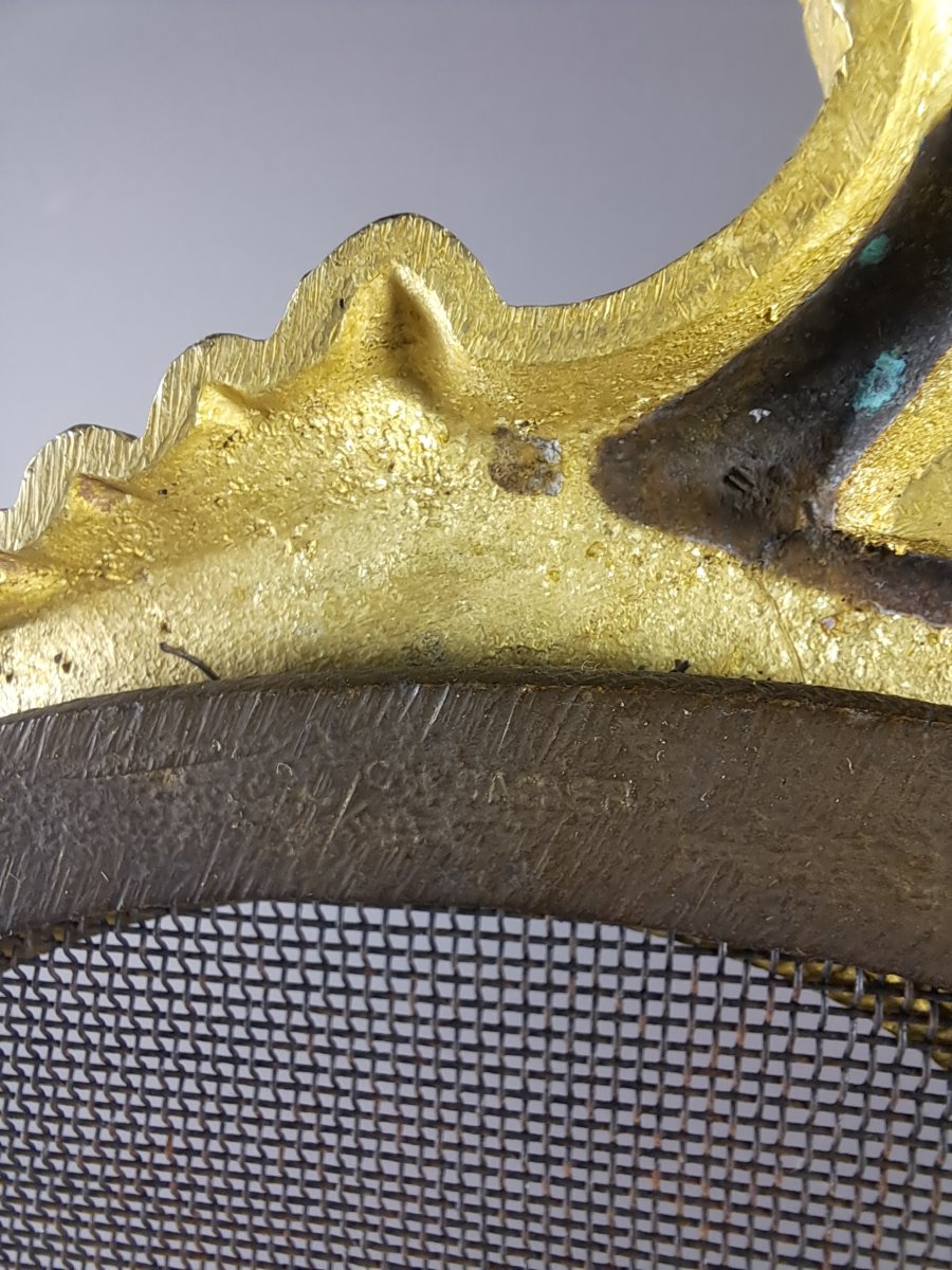 Pare-feu de style Louis XV Rocaille en bronze doré estampillé Charles Casier à Paris-photo-4