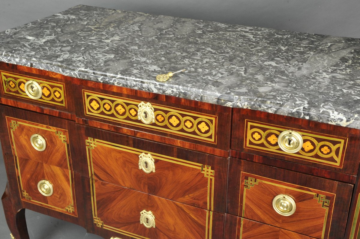 Grande Commode D’époque Transition à Ressaut Et Marquèterie De Quartefeuille-photo-6