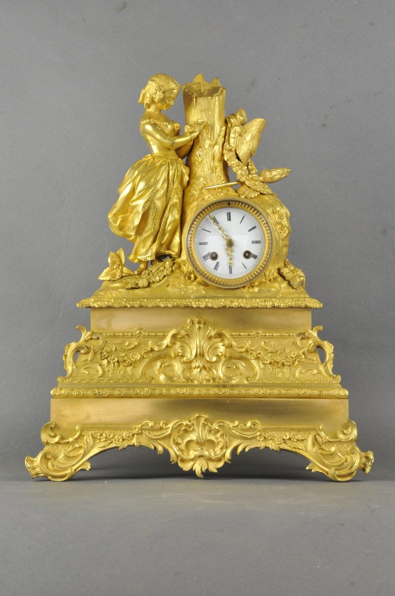 Restauration Period Clock In Gilt Bronze - Romantic School