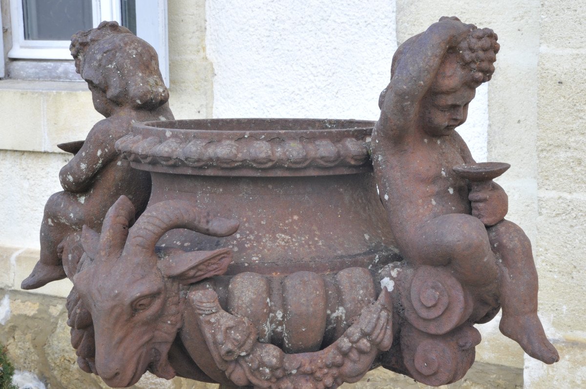 Large Cast Iron Vase With Bacchanalia Decor With Putti-photo-1