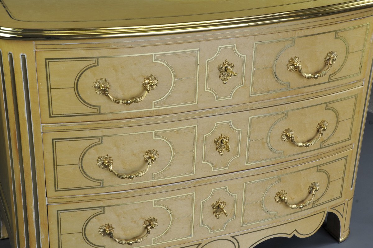 Commode De Style Régence En Bois Laqué De La Maison Roméo à Paris-photo-3