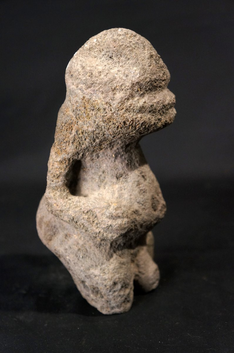 Anthropomorphic Figure In Volcanic Stone, Oceanic Tribal Art, 17th Century-photo-2