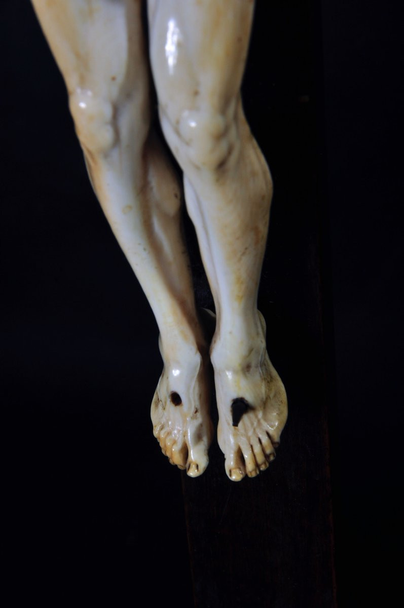 Crucifix In Blackened Wood, Christ In Carved Ivory, 17th Century-photo-3