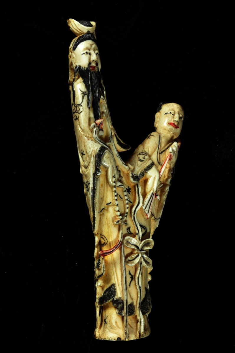 Chatgpt A Dit : Carved Figures (china, Late 19th – Early 20th Century) Made From Stag Antler