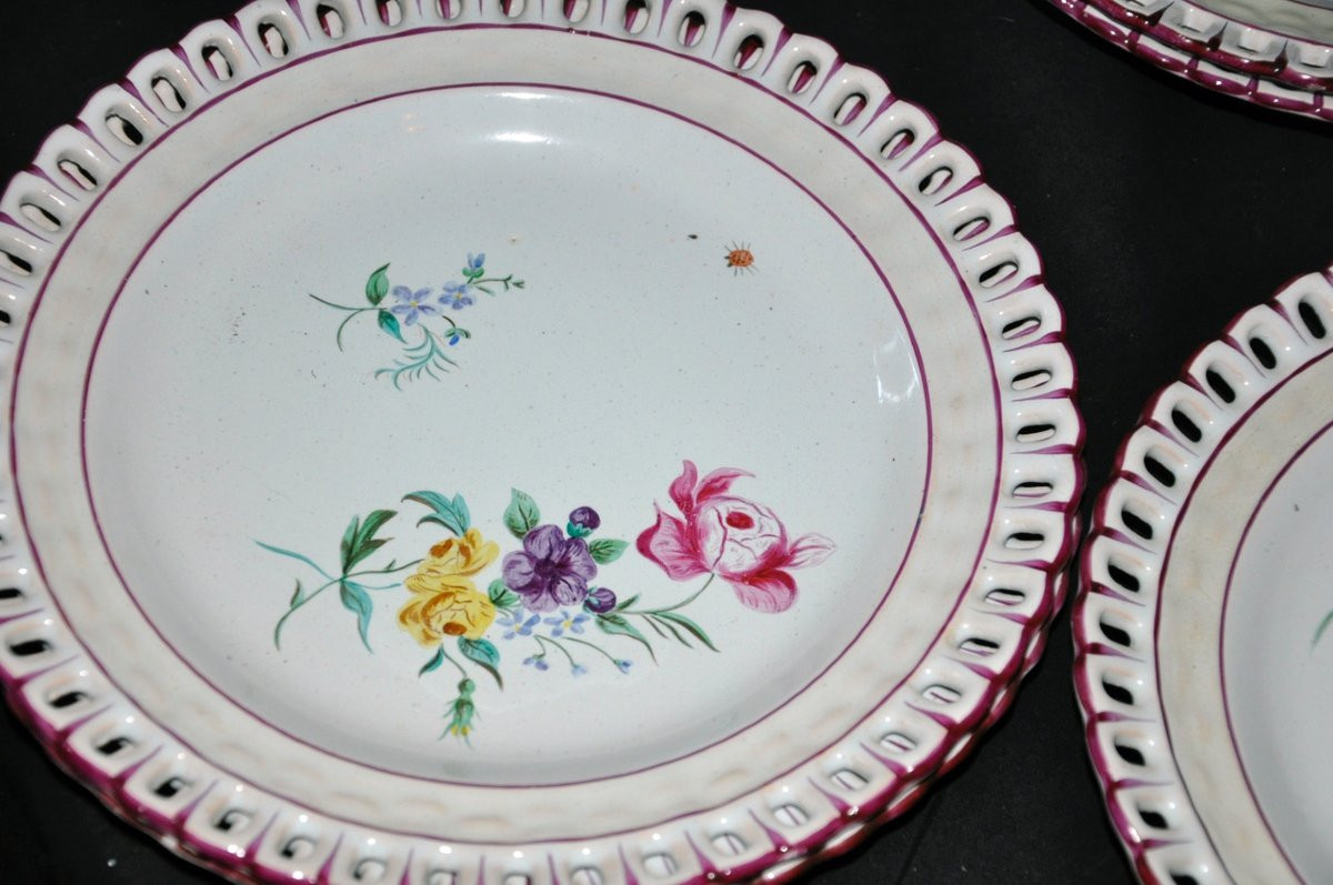 Saint-clément Set Of 12 Openwork Plates With Hand-painted Floral Decoration, French Earthenware, 20th Century-photo-2