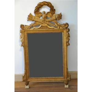 Miroir style Louis XVI début XIXe siècle fronton orné d’une colombe