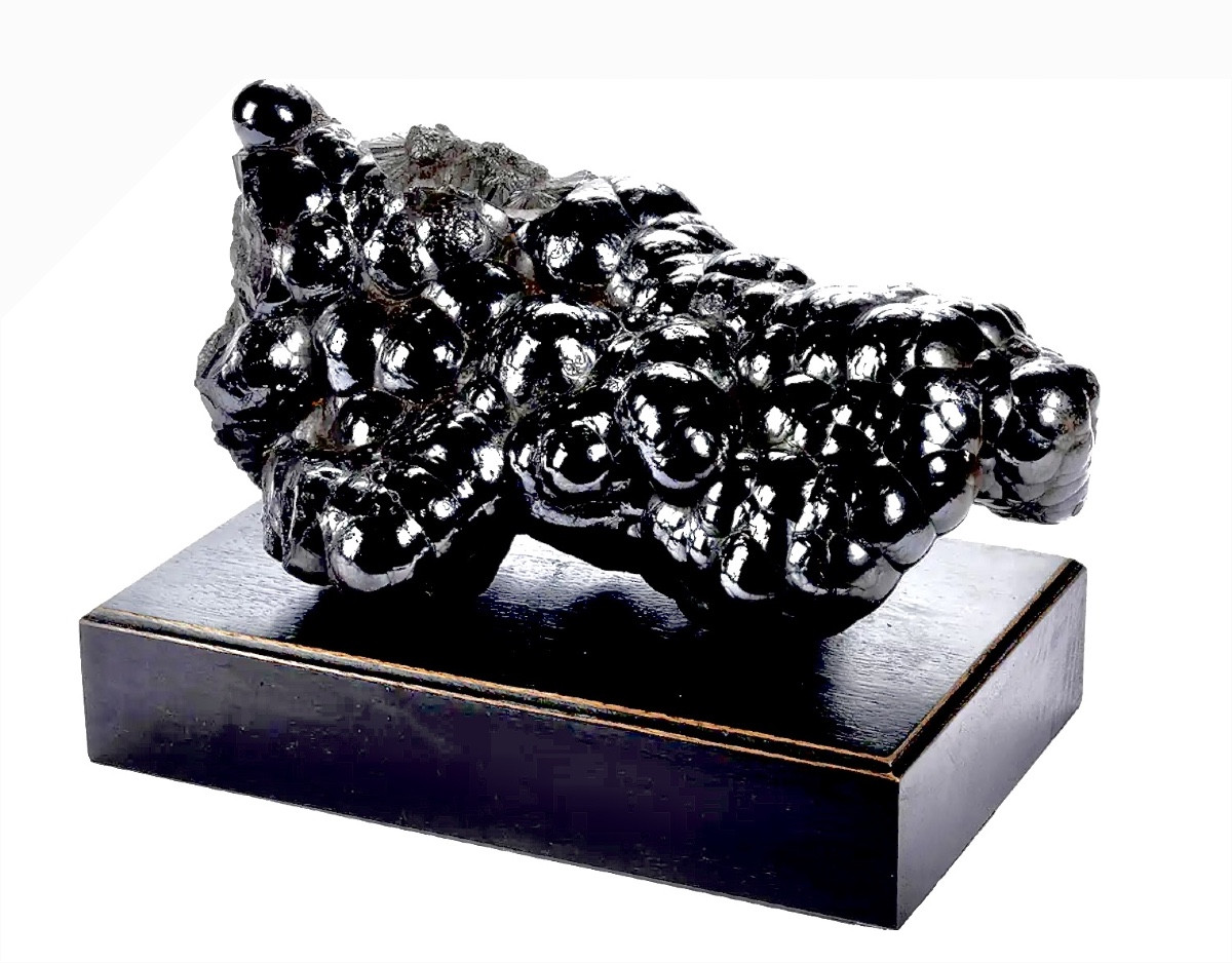 Large Hematite.   + Base.