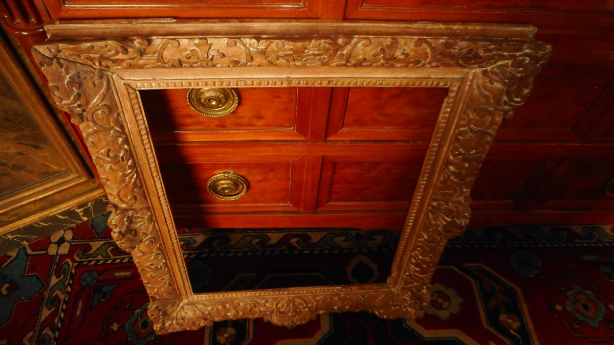 cadre 17eme en chene sculpté 