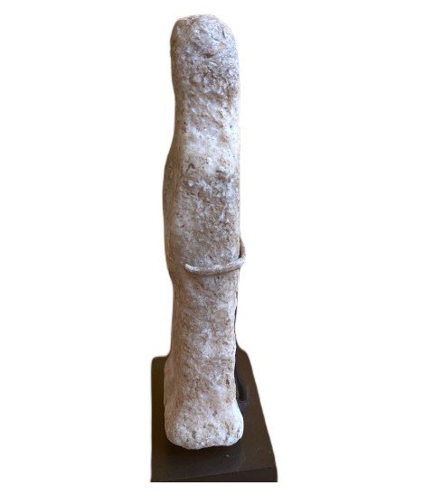 Bronze Age Idol In Marble. Anatolia.-photo-2