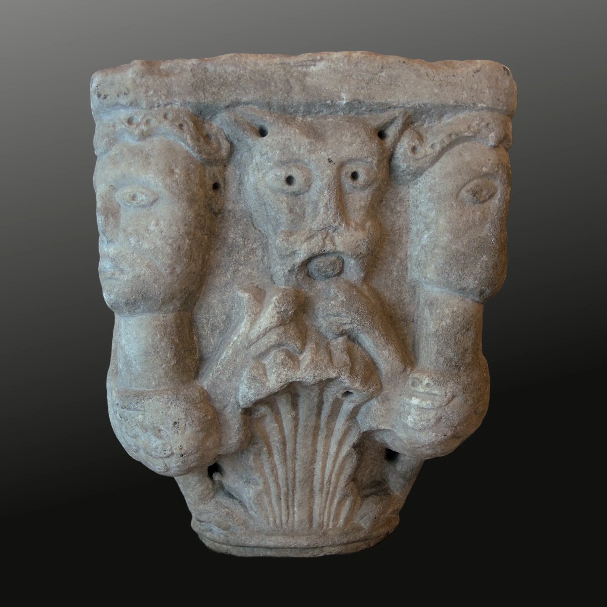 Romanesque Figured Capital, Rhône Valley-photo-4