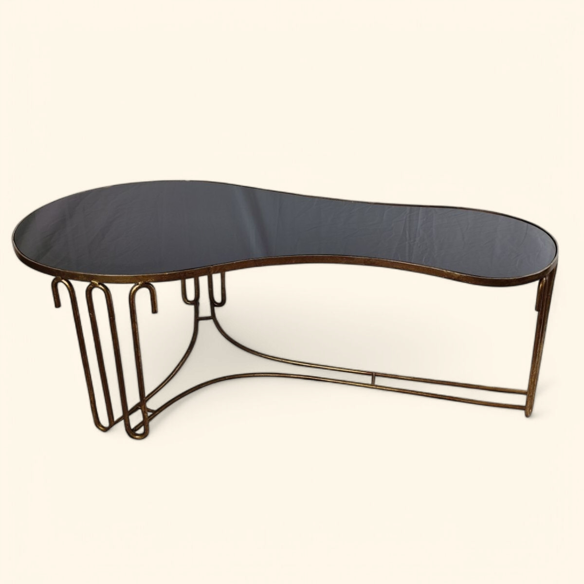 Table Rognon en Métal Doré dans le Style de la Table "Ondulation" de Jean Royère 