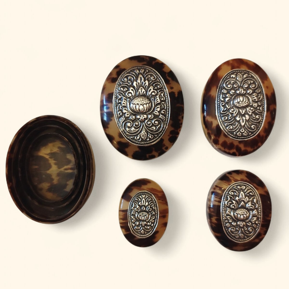 Rare Ensemble de Quatre Boites Gigognes en Ecaille de Tortue et Argent, Yogyakarta, Indonésie, -photo-2