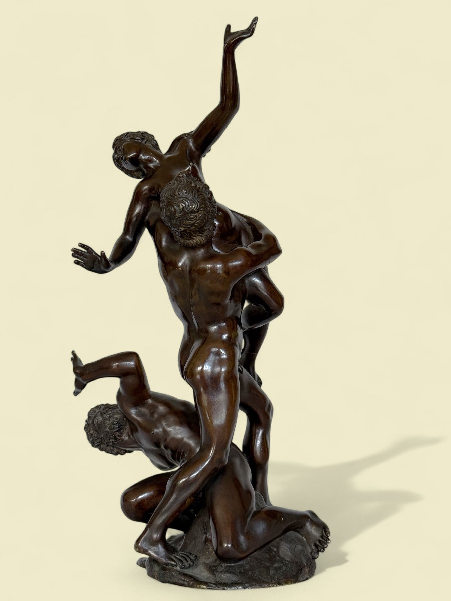 « L’Enlèvement des Sabines », d’après l’œuvre de Jean de Bologne (circa. 1529-1608).-photo-2