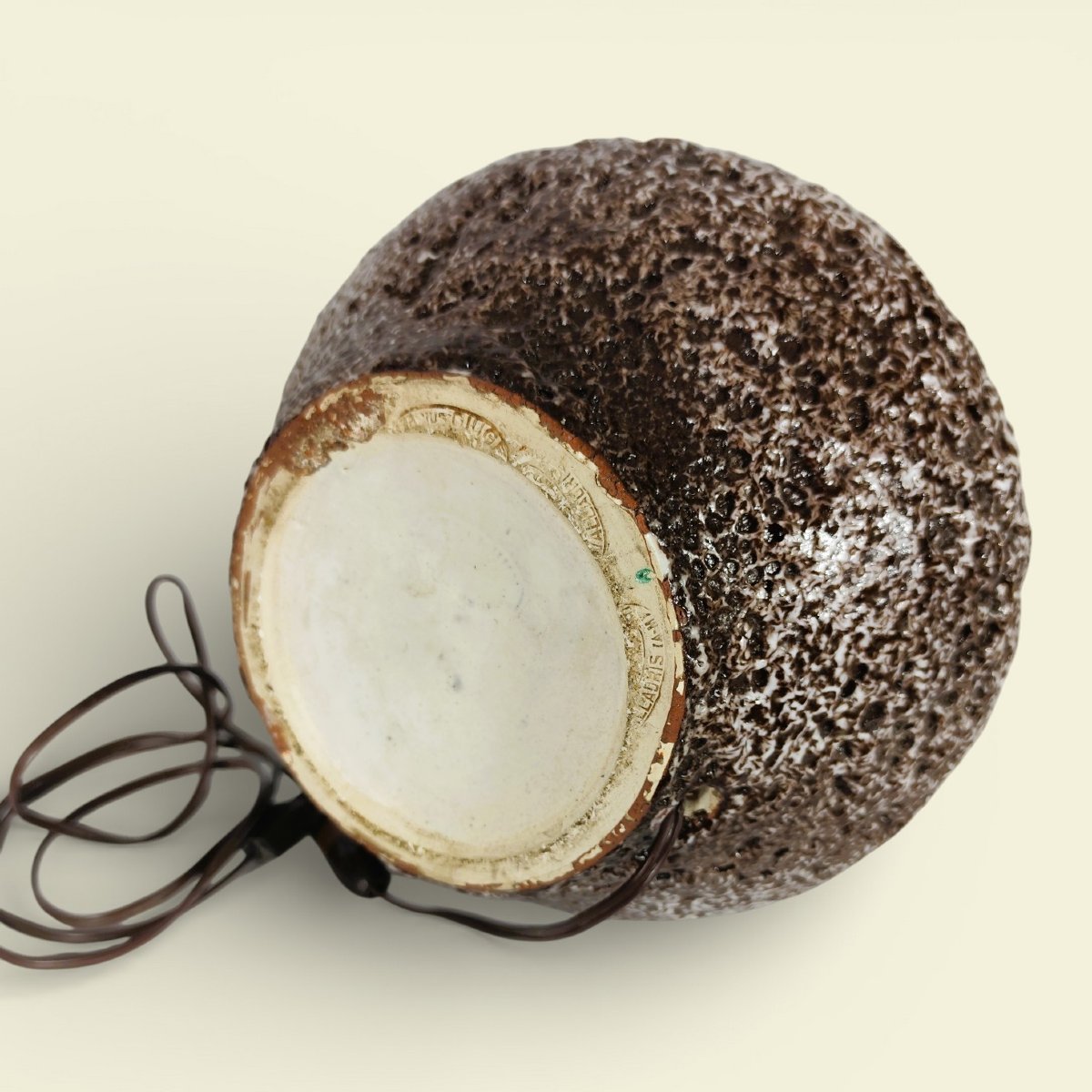 Une très grande lampe de table en « Fatlava », par Marius Giuge, Vallauris, 1960s-photo-1