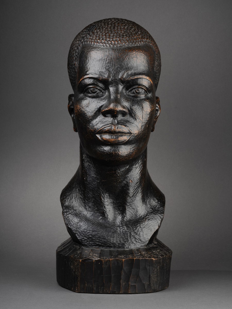 Buste d'un homme africain