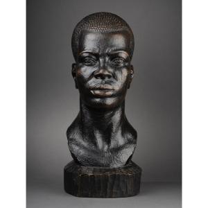 Buste d'un homme africain