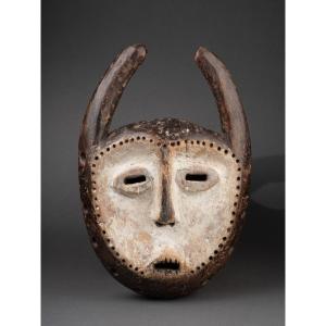 Petit masque africain blanc Lega