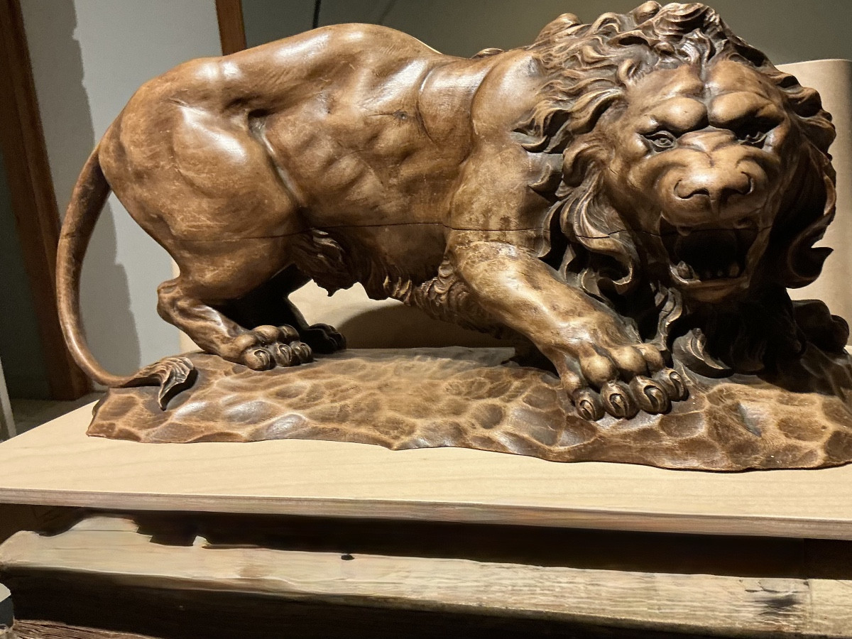 Lion, sculpture en bois ,fin 19 eme .