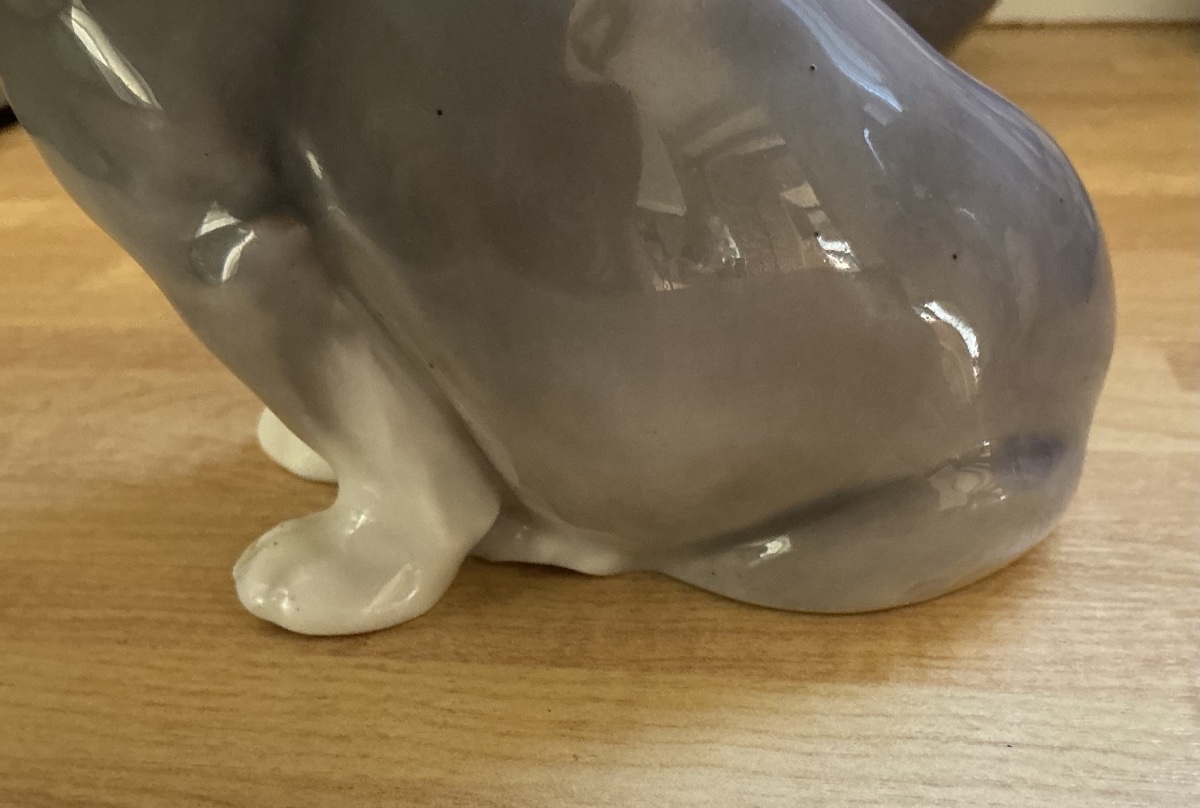 ROYAL COPENHAGEN – PÉKINOIS ASSIS  EN PORCELAINE, PETER HEROLD, VERS 1923-1930-photo-1