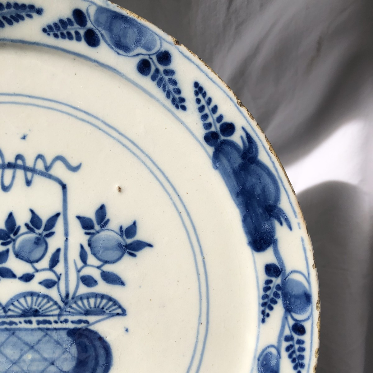 18th Century Delft Earthenware Plate With Floral Cauldron Decor -photo-3