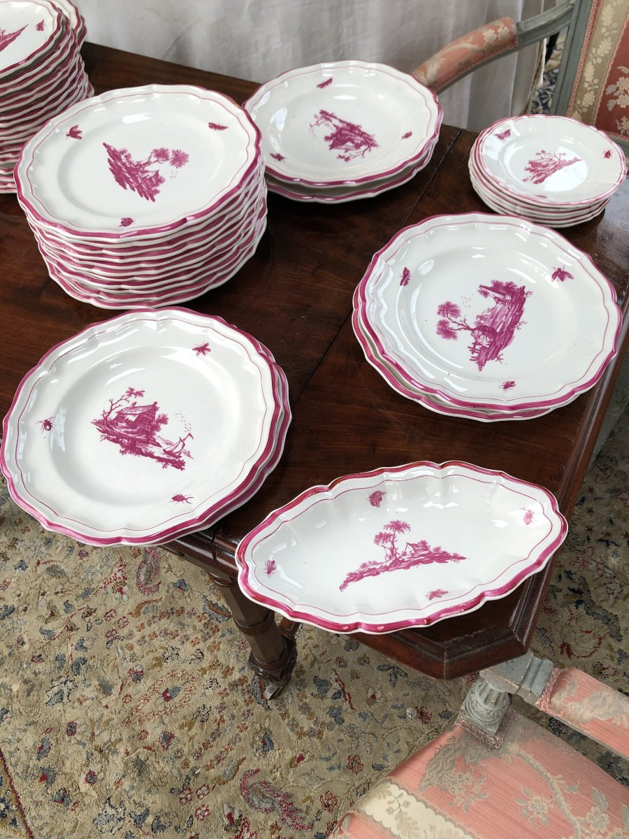 SERVICE DE TABLE FAIENCE DE GIEN EN CAMAILLEUX DE ROSE -photo-1