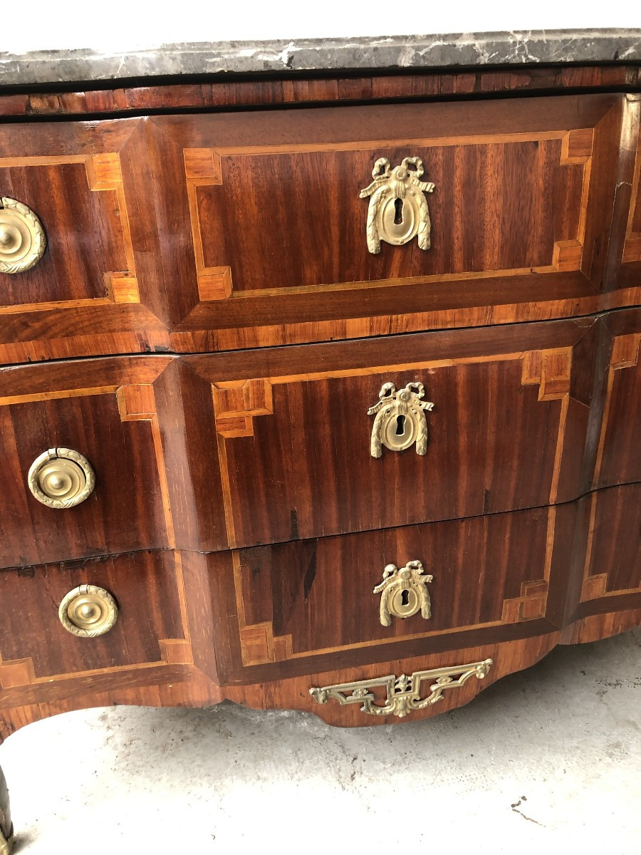 COMMODE A RESSAUT  EN MARQUETERIE XVIII EME SIECLE EPOQUE TRANSITION  ESTAMPILLE  DE BUCHE-photo-2